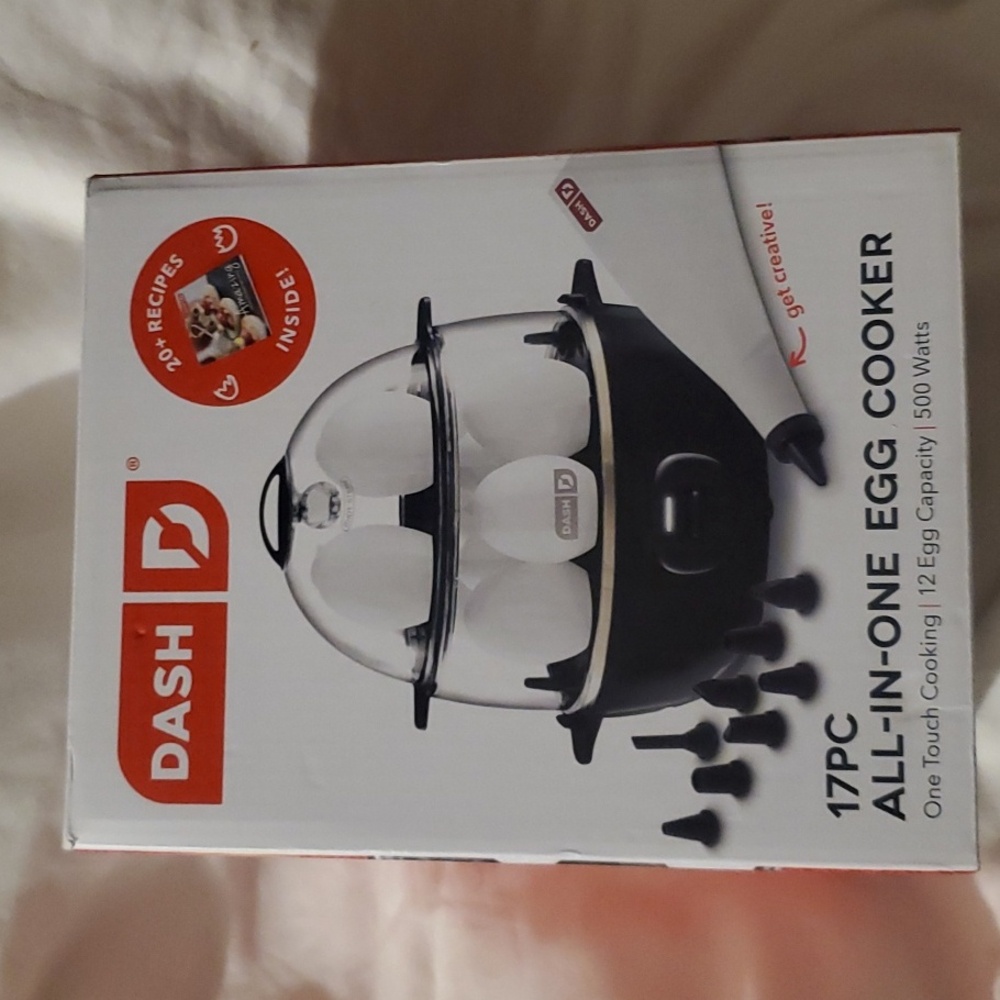 BNWOT- DASH 17pc all-in-one EGG COOKER